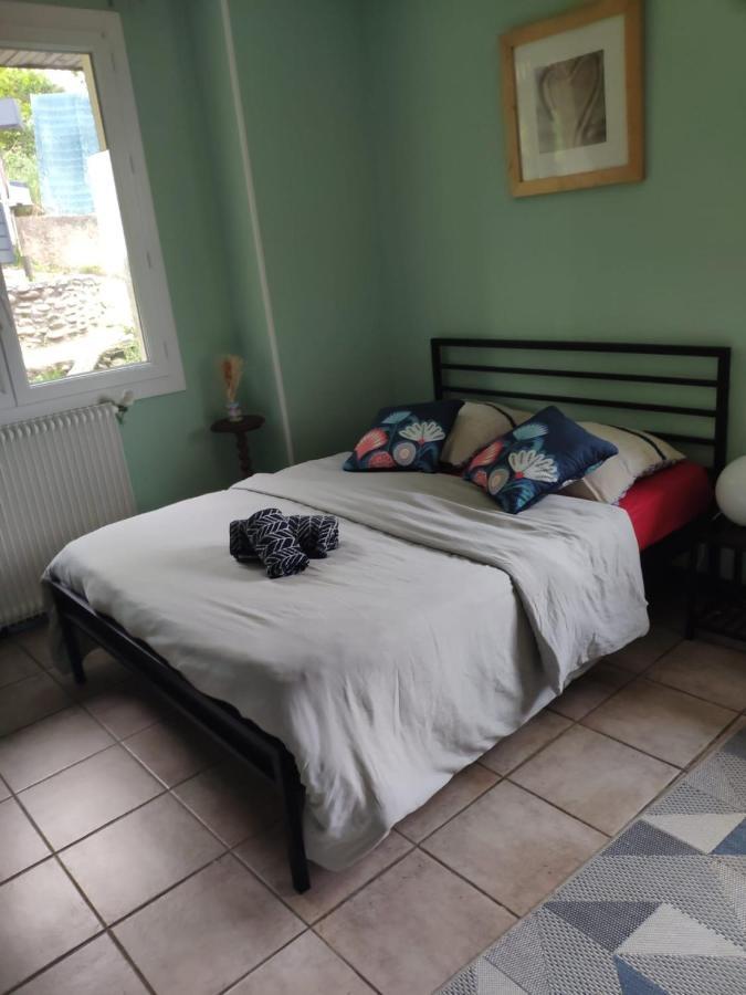 B&B En Plein Coeur De La Foret Artiguelouve Exteriér fotografie